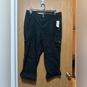 Black Women’s Capri Cargo Pants - 16W NWT